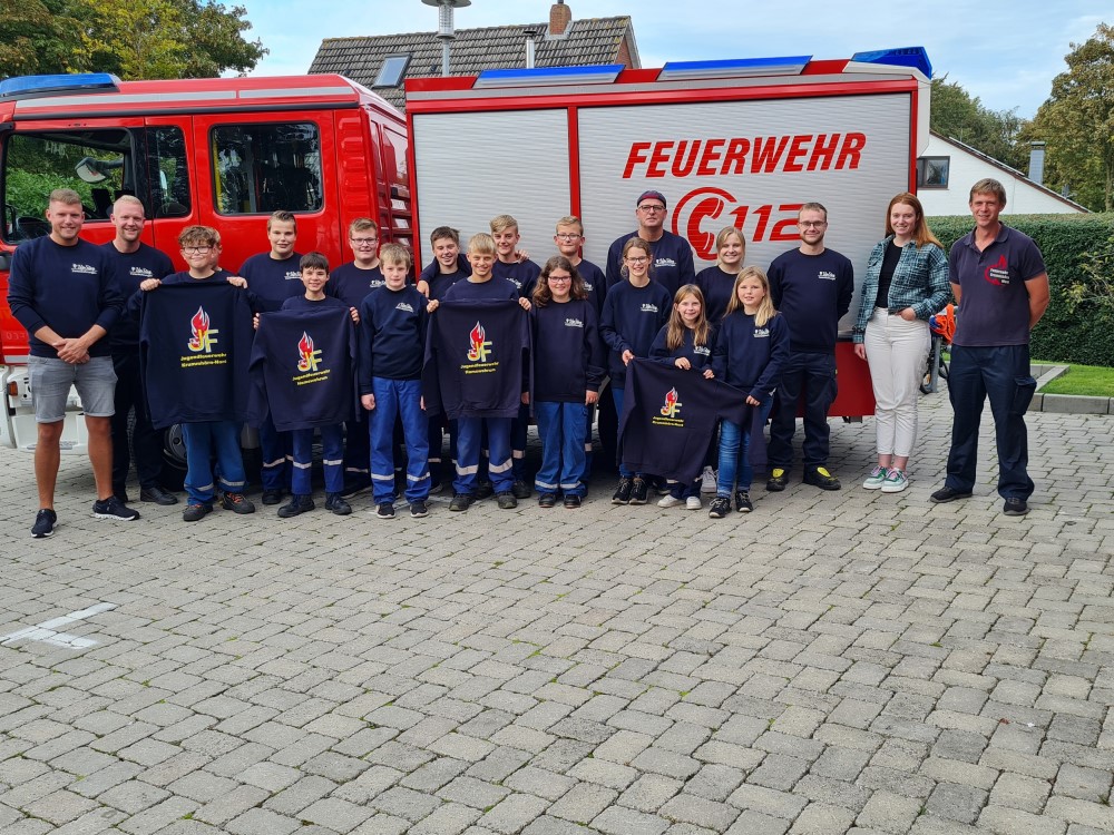 Feuerwehr - Jugendfeuerwehren Hamswehrum und Krummhörn Nord erhalten Spende